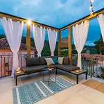 Calendula Villa